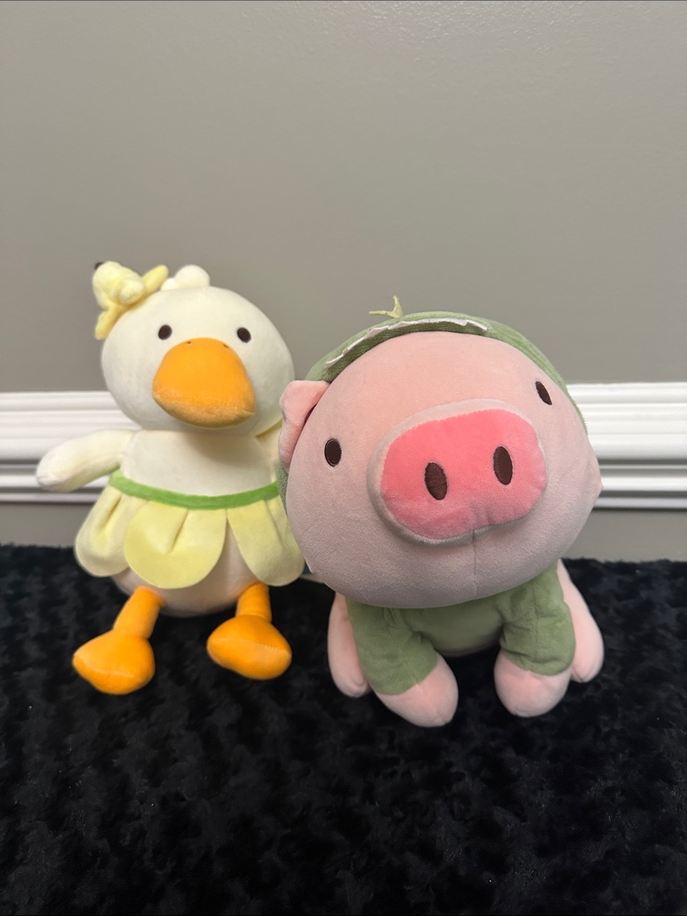 Miniso pig & duck plush set Sz 10-11 in tall